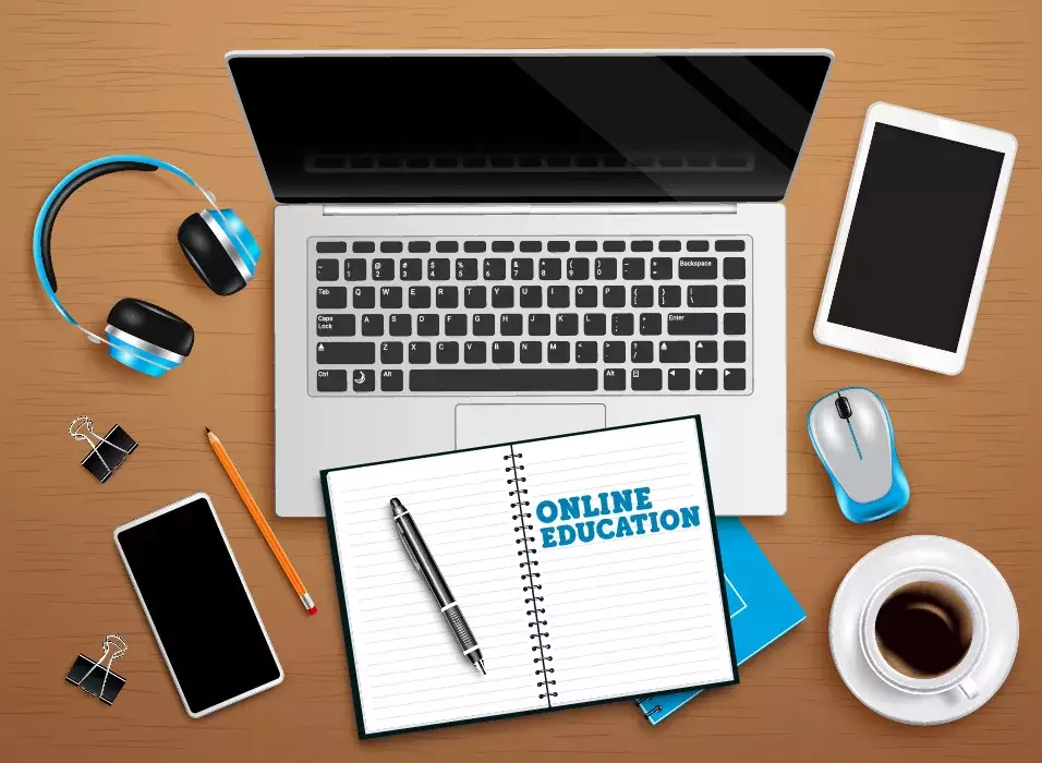 دانلود وکتور میز کار و لپ تاپ و دفتر واقع بینانه