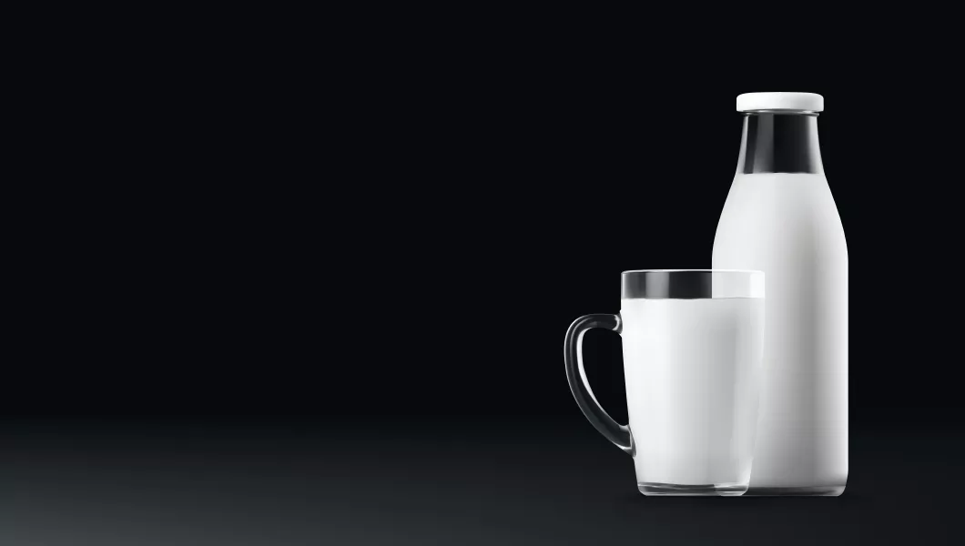 وکتور بطری و لیوان شیر